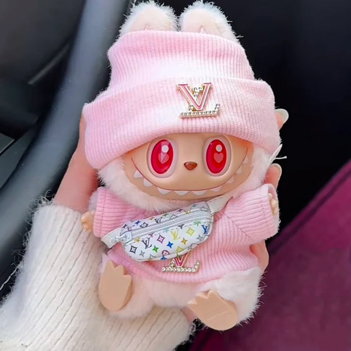 LabubuMania – LV Pink Outfit (Labubu nicht inbegriffen)